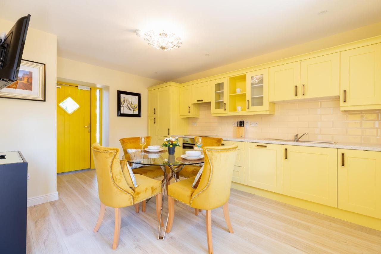 Bective Stud Apartments نافان المظهر الخارجي الصورة