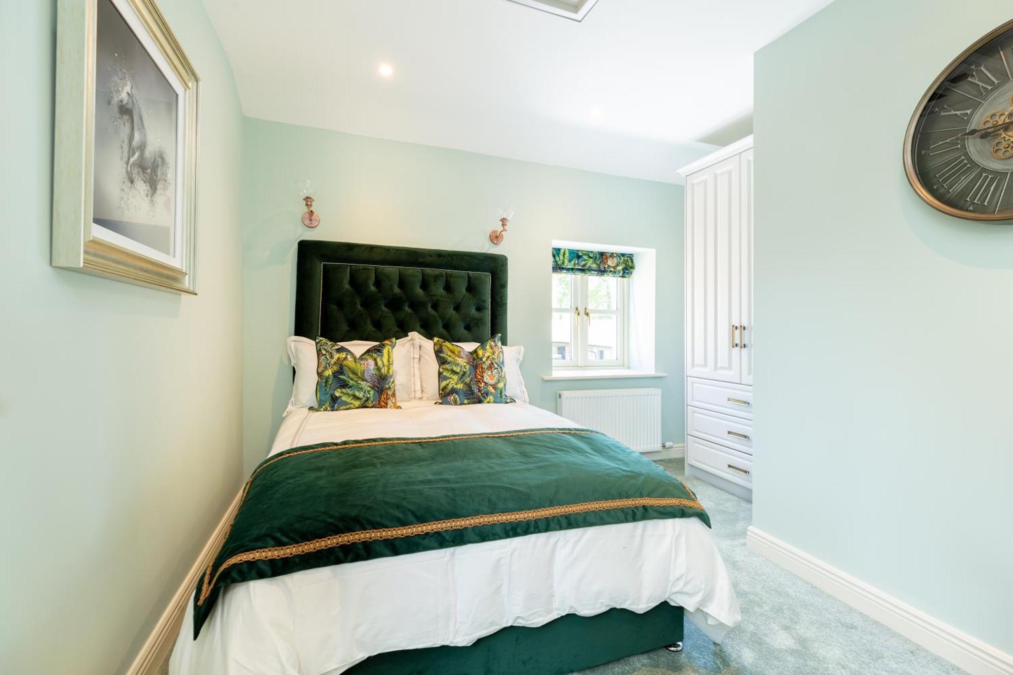 Bective Stud Apartments نافان المظهر الخارجي الصورة